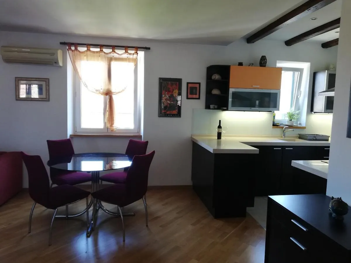 Split Center Rosita Apartment