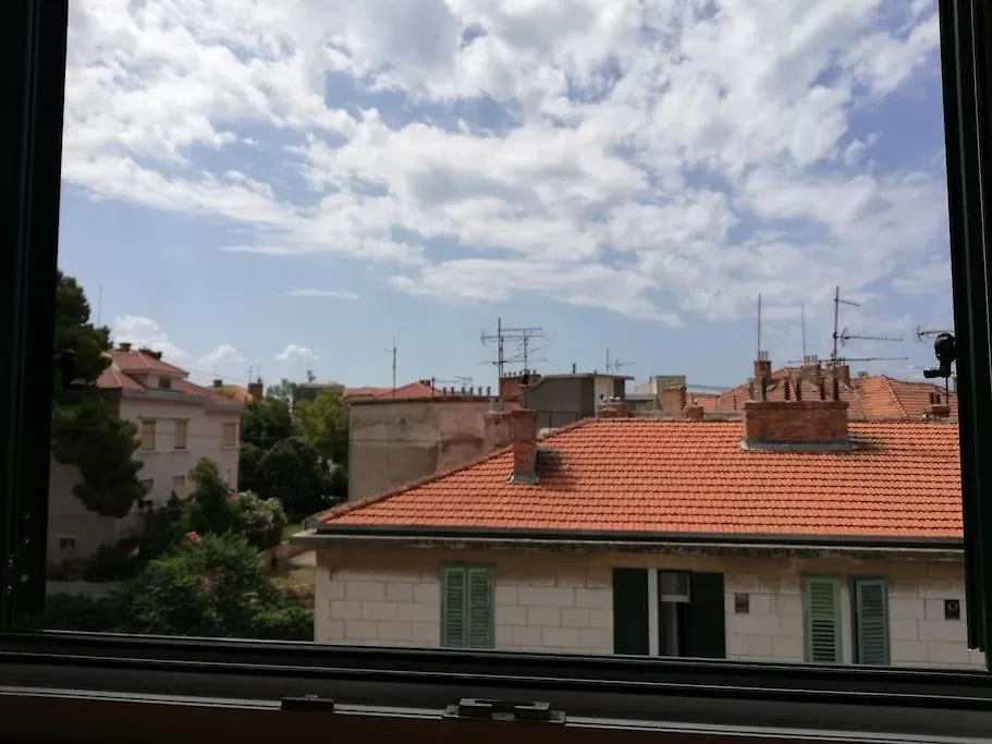 Split Center Rosita Apartment